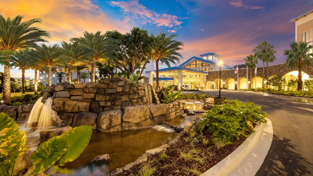 Shuttle from Orlando Airport to Loews Sapphire Falls Resort