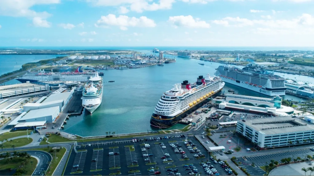 Luxury shuttle from MCO to Port Orlando Cruise Terminal